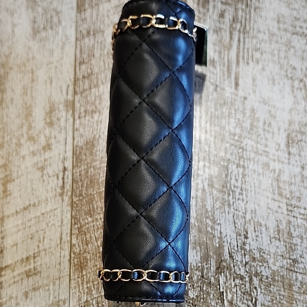 Badgley Mischka Black and Gold Quilted Chain Bag - Picture 8 of 10